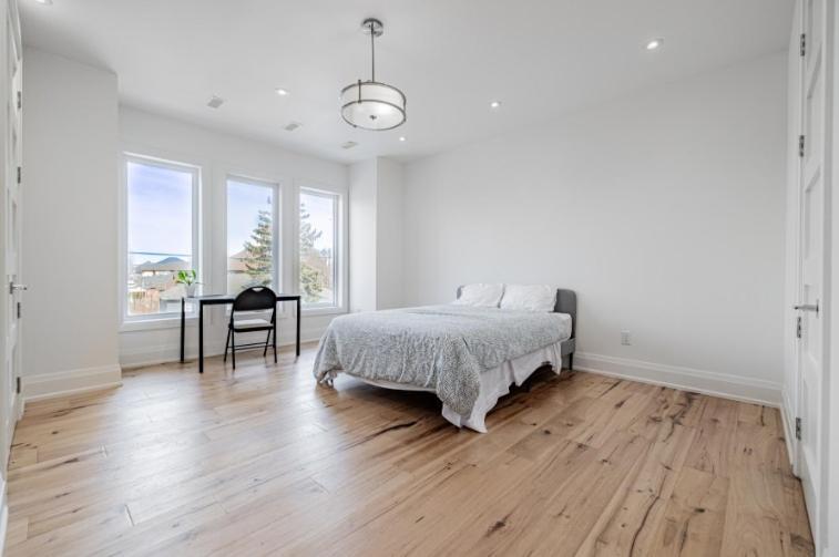 Executive Room In Toronto Next To Yorkdale Shopping Centre Exterior photo